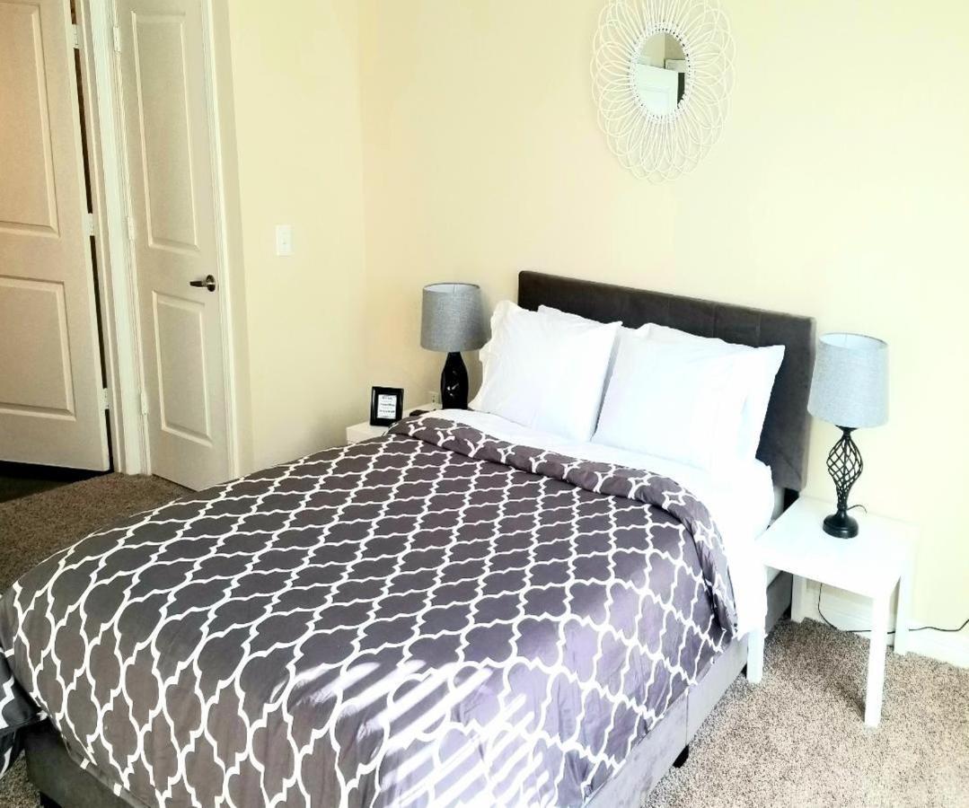 Roomy Downtown Abode Хьюстон Экстерьер фото
