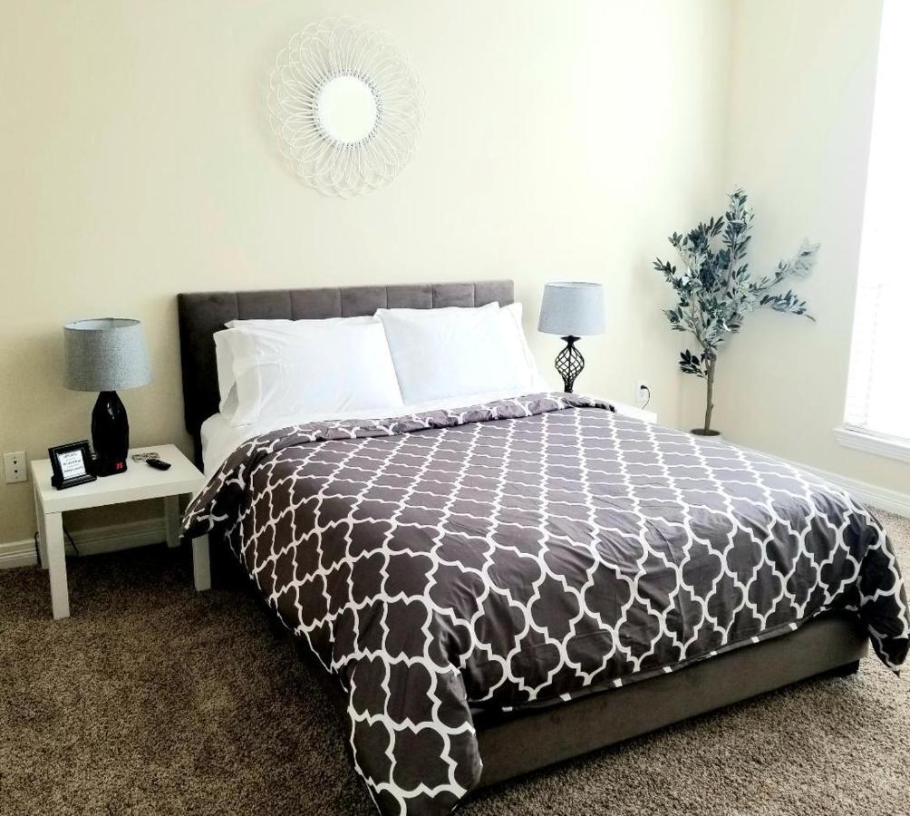 Roomy Downtown Abode Хьюстон Экстерьер фото